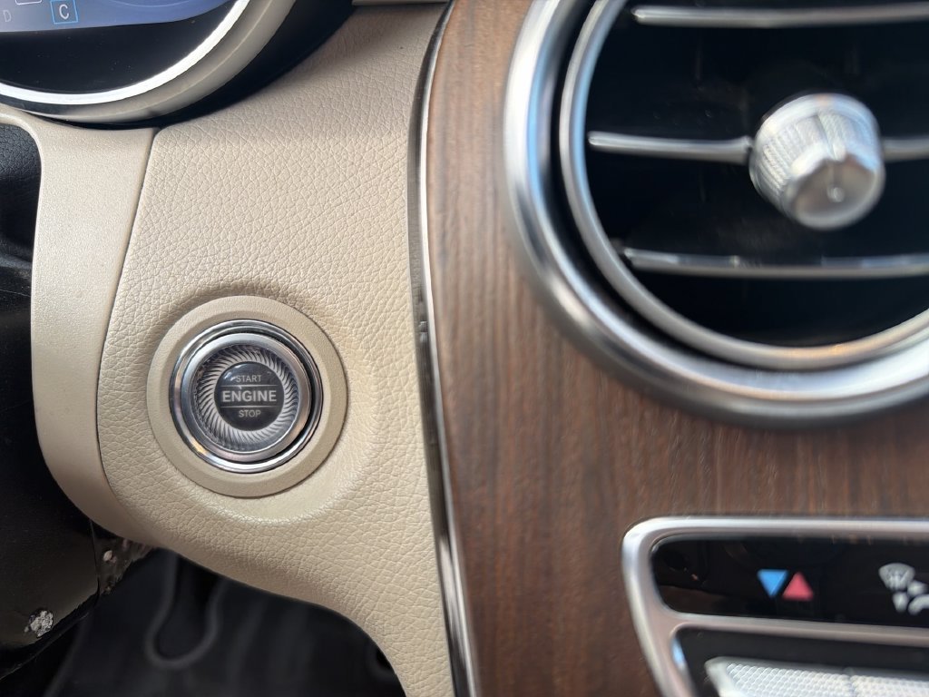 2022 Mercedes-Benz GLC GLC300 - Photo 14