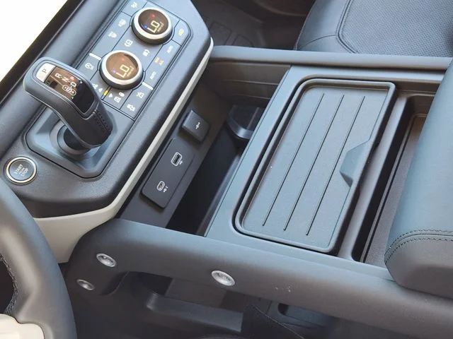 Used 2024 Black Land Rover S image 19