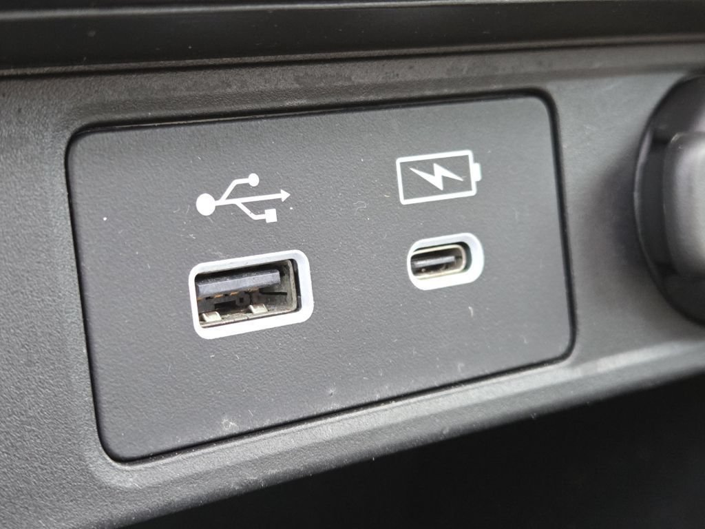 Used 2024 sparkle silver metallic Honda EX image 18