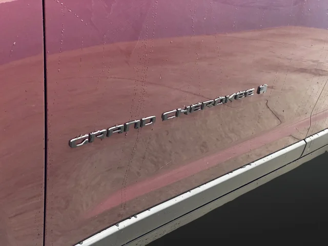 New 2026 Velvet Red Pearl-Coat Exterior Paint Jeep Altitude image 37