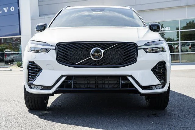 New 2026 Crystal White Volvo Plus image 2
