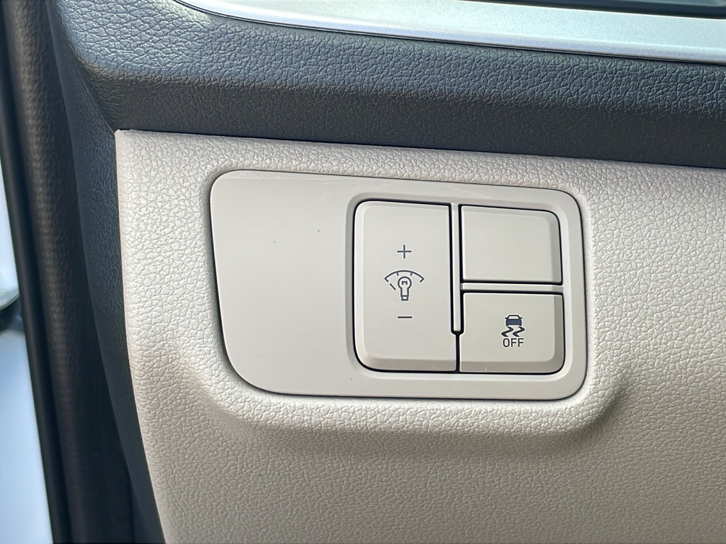 Used 2022 White Hyundai SEL image 27