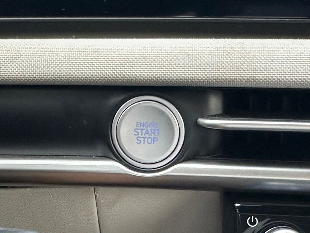 2025 Hyundai Tucson Limited - Photo 18
