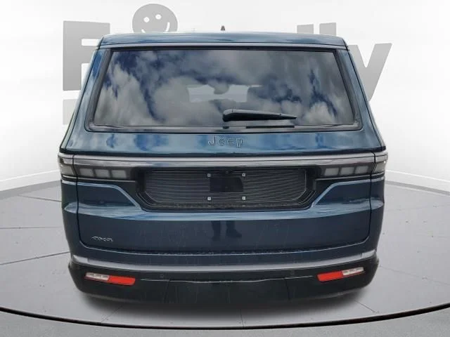New 2026 Fathom Blue Pearl-Coat Exterior Paint (Late Availability) Jeep Limited Reserve image 4