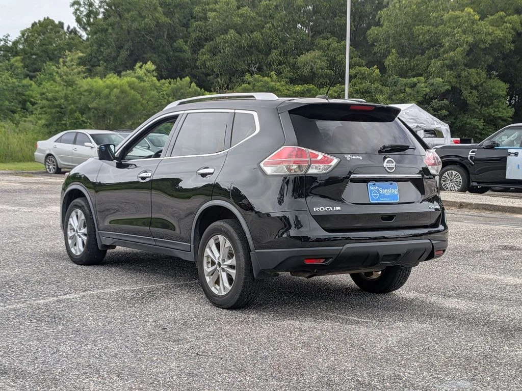 Used 2016 Black Nissan SV image 3
