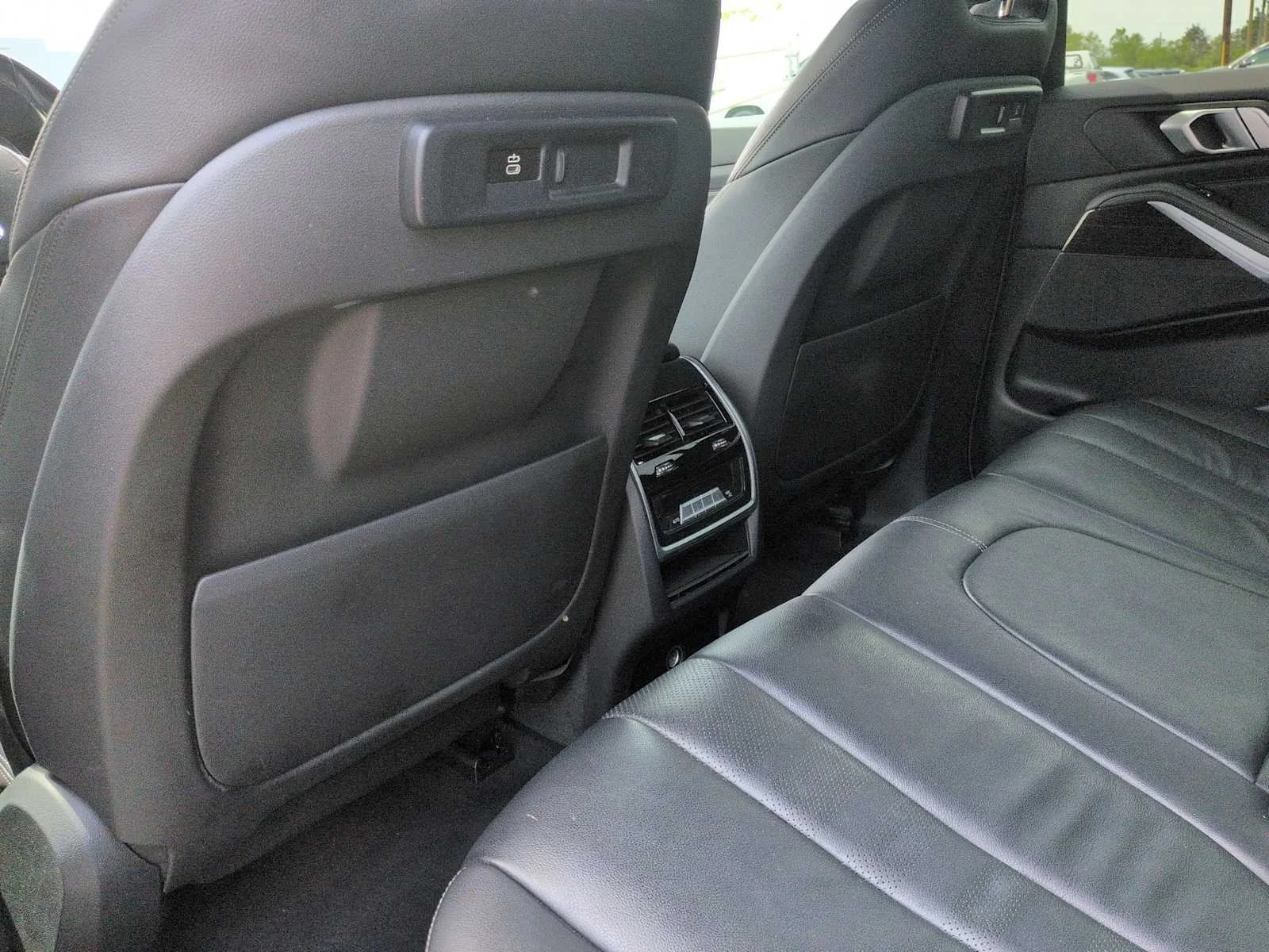 Used 2019 Phytonic Blue Metallic BMW xDrive40i image 18