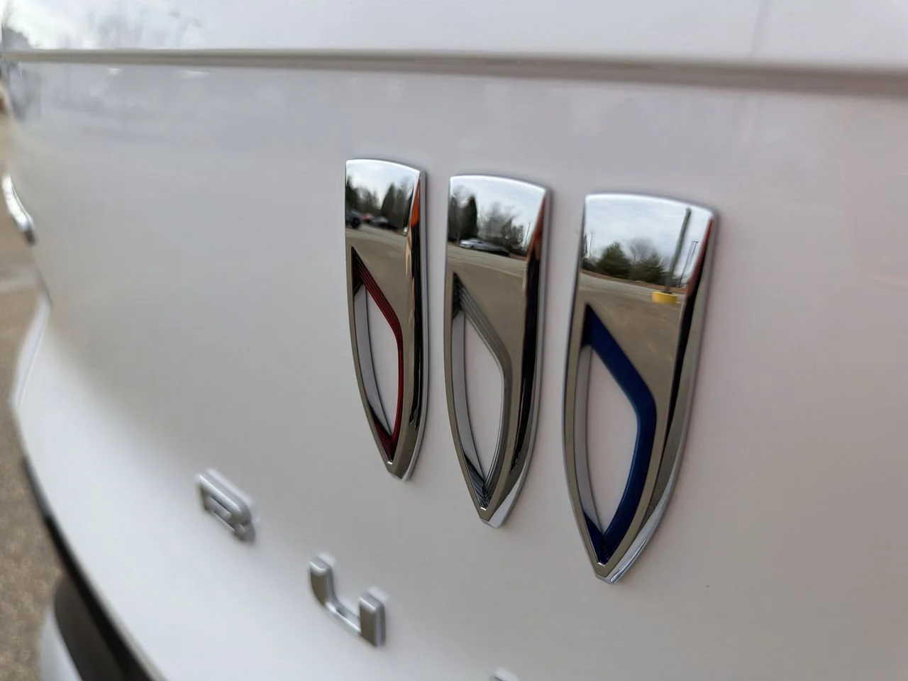 New 2026 Summit White Buick Preferred image 27