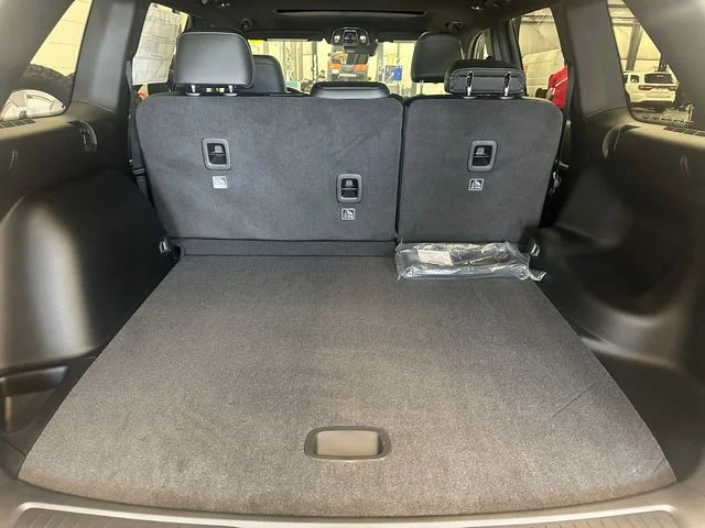 New 2026 Velvet Red Pearl-Coat Exterior Paint Jeep Laredo image 16