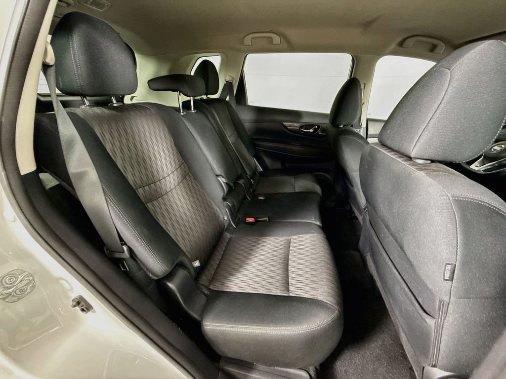 Used 2018 Pearl White Nissan SV image 5