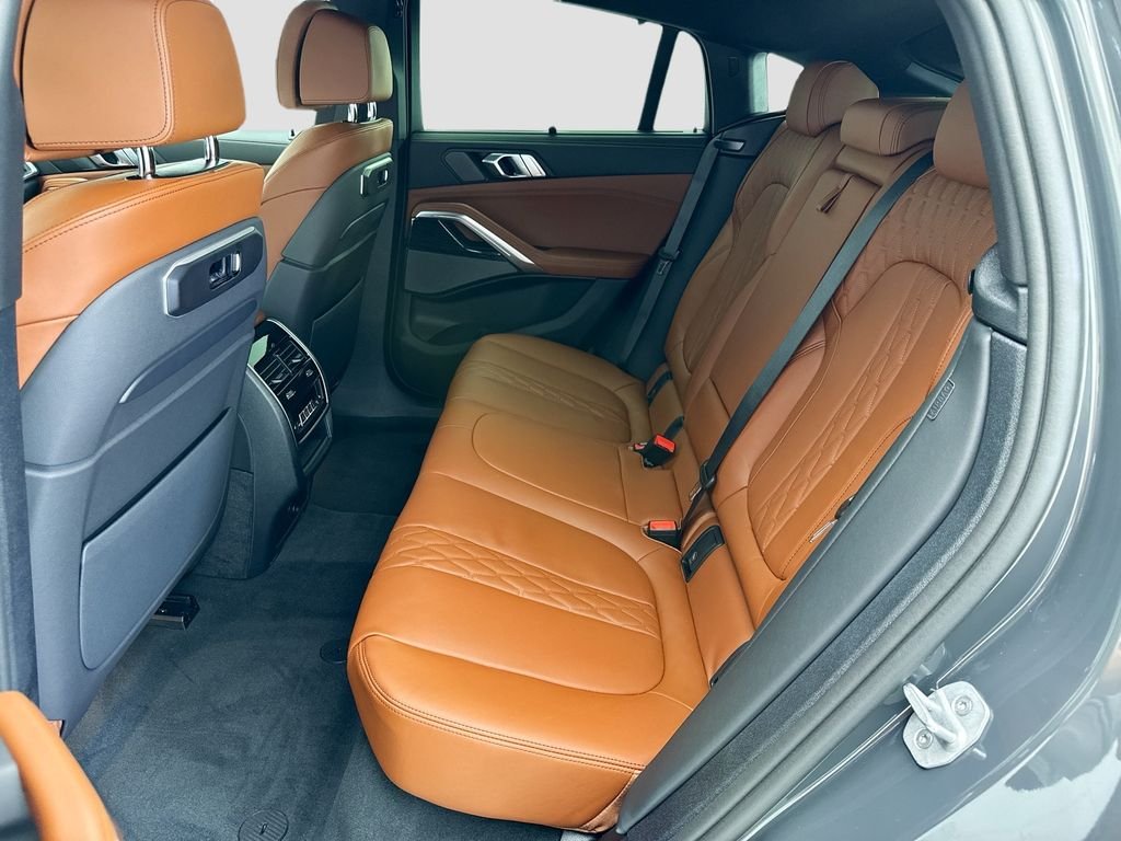 New 2027 Gray Metallic BMW xDrive40i image 20