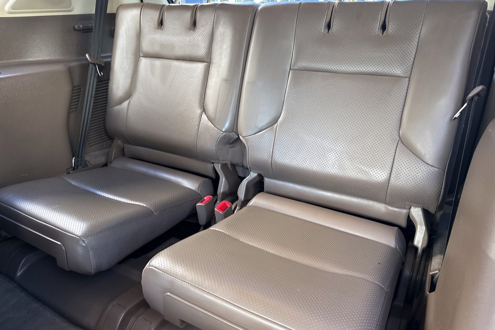 Used 2019  Lexus 460 Luxury image 15