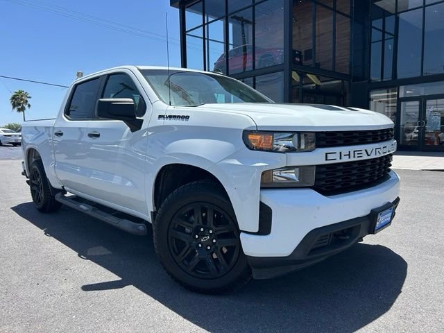 Used 2022 White Chevrolet Custom image 1