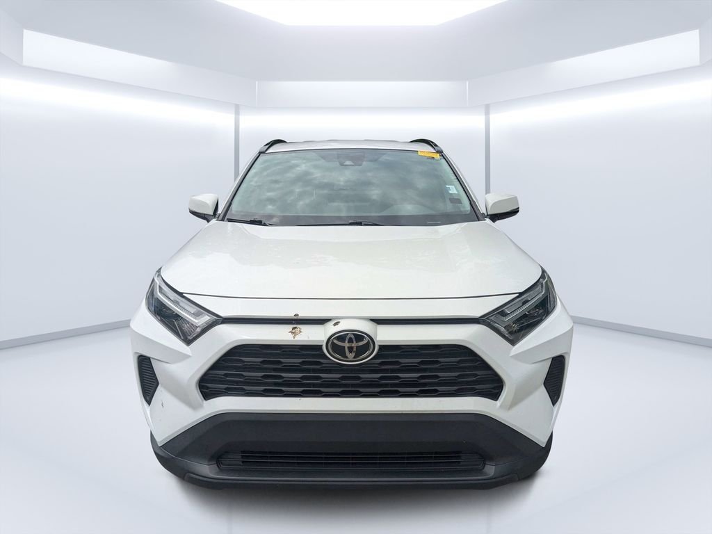 Used 2022 White Toyota XLE image 9