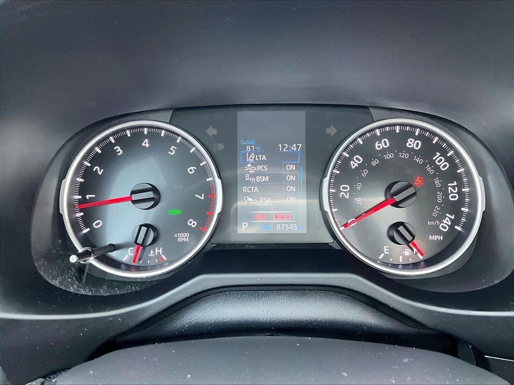 Used 2021 White Toyota LE image 24
