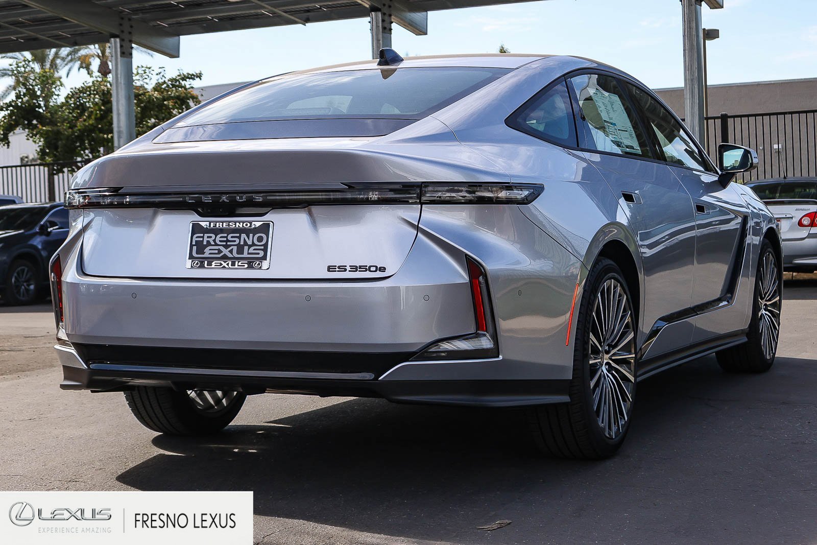 New 2026 Iridium Lexus ES 350e LUXURY image 6