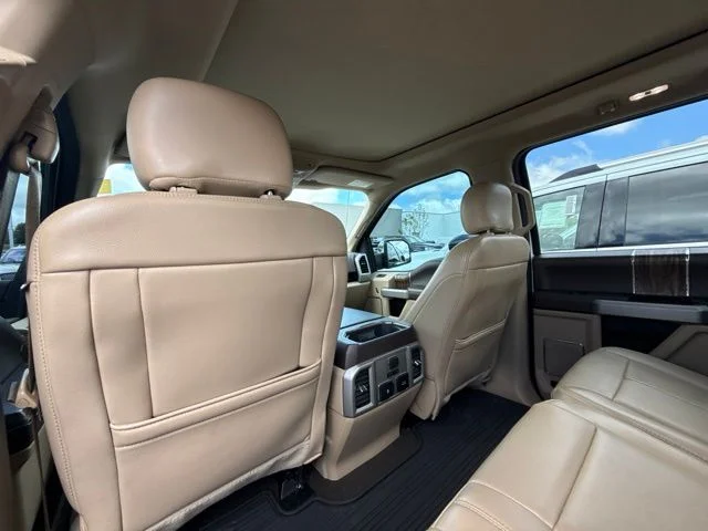 Used 2018 White Platinum Clearcoat Metallic Ford Lariat image 7
