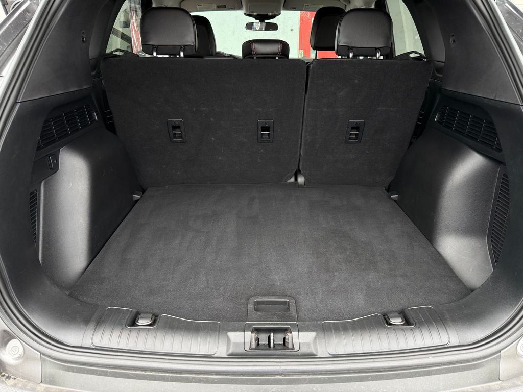 Used 2022 Gray Ford SEL image 12