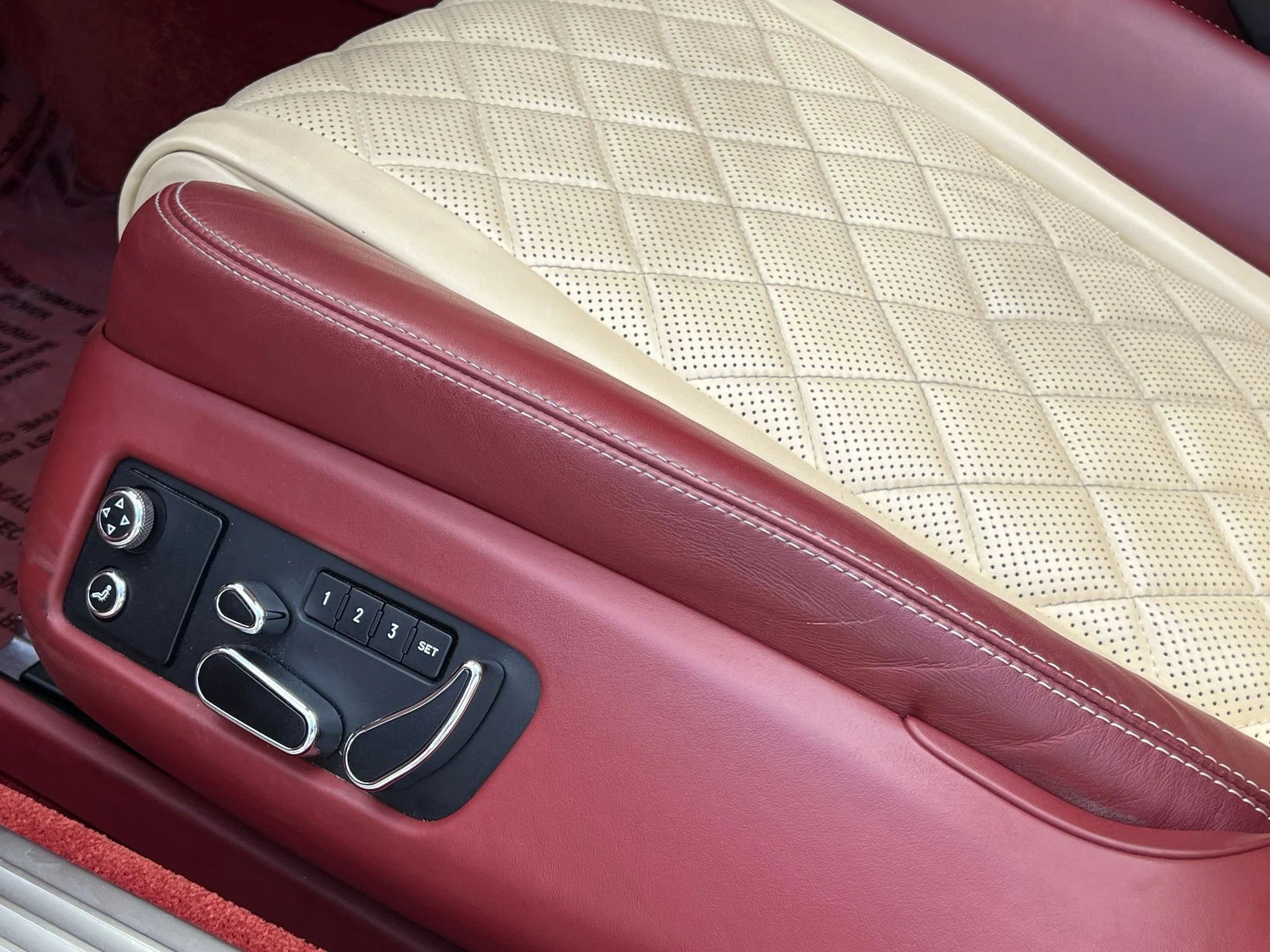 Used 2017 Gold Bentley W12 image 40