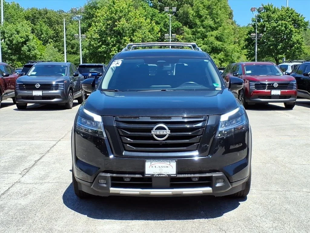 Used 2023 Super Black Nissan SL image 2