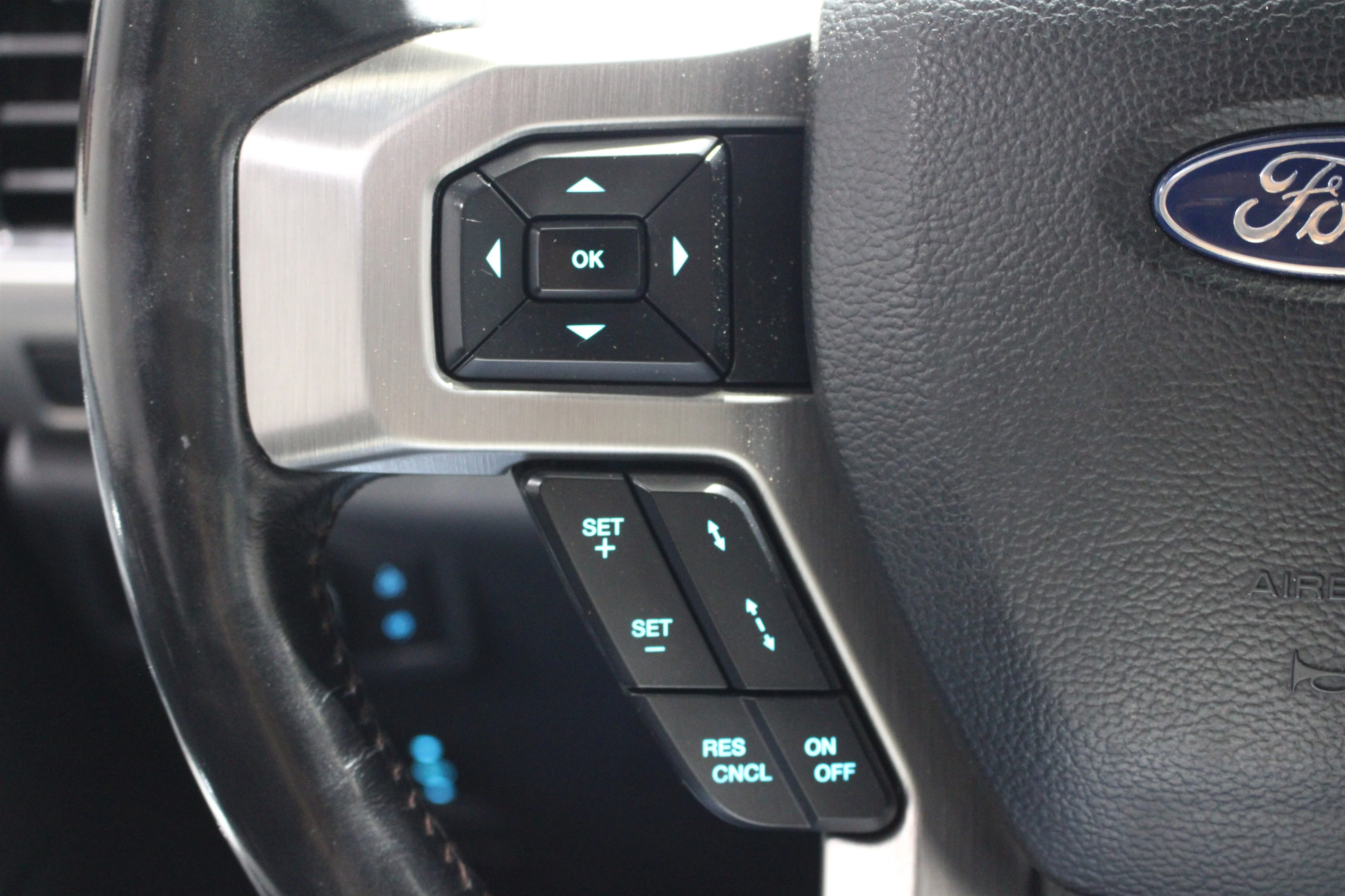 2022 Ford F-350 Super Duty Platinum - Photo 11