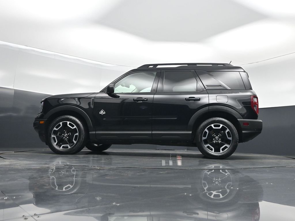 Used 2023 Black Ford Outer Banks image 8