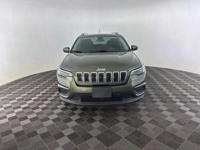 Used 2020 Green Jeep Latitude image 2