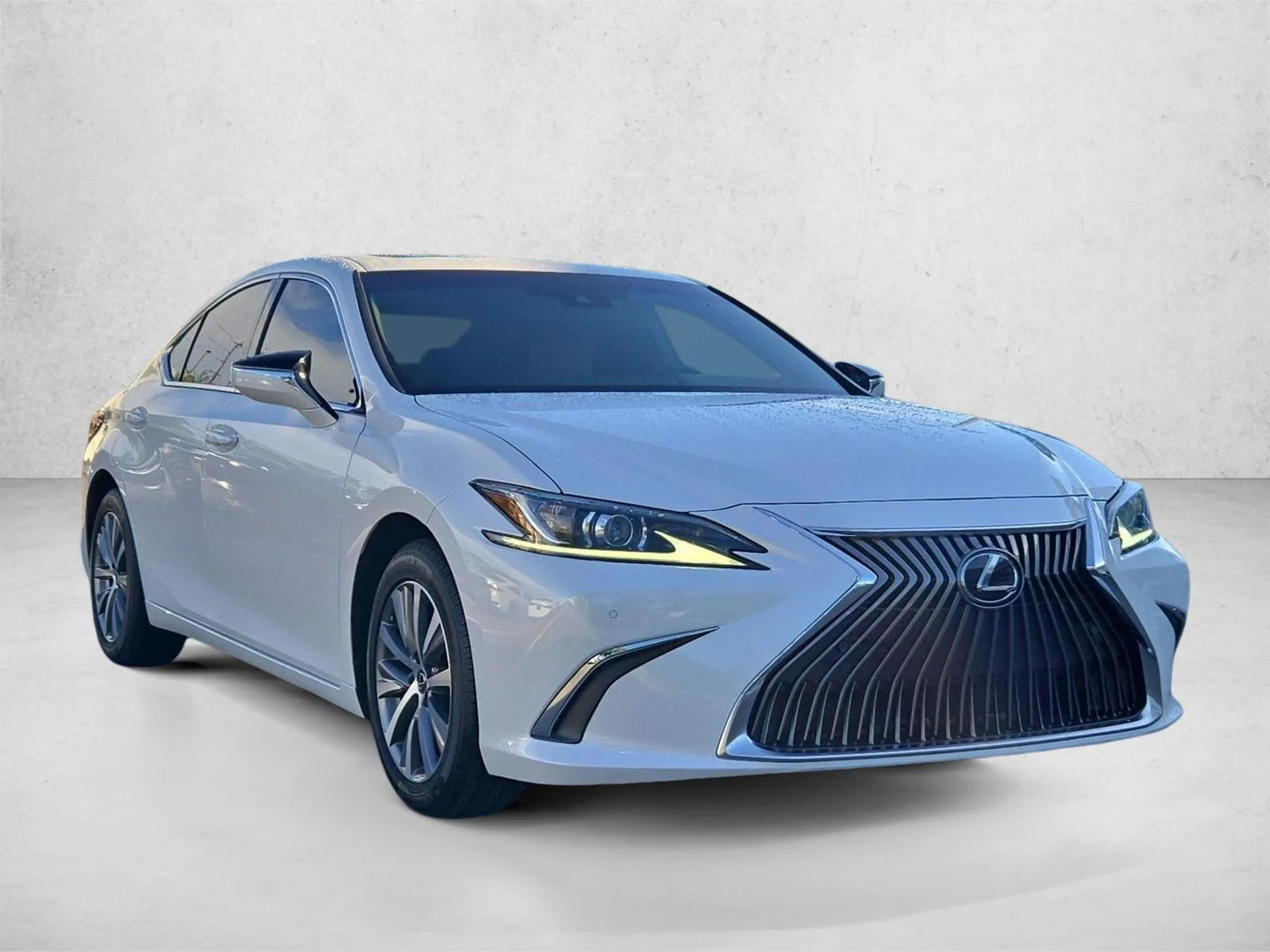 Used 2021 Eminent White Pearl Lexus ES 350 image 3