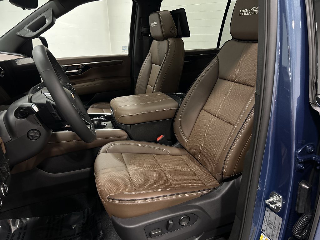 2026 Chevrolet Suburban High Country - Photo 13