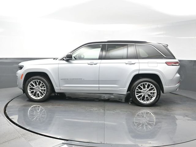 Used 2023 Silver Jeep Summit image 4