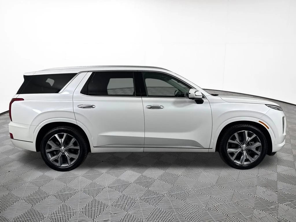 Used 2021 White Hyundai Limited image 5