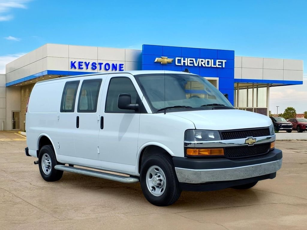 2024 Chevrolet Express 2500 Work Van HD's photo