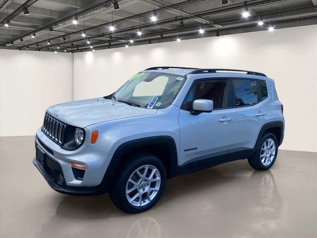 Used 2020 Glacier Metallic Clearcoat Jeep Latitude image 3