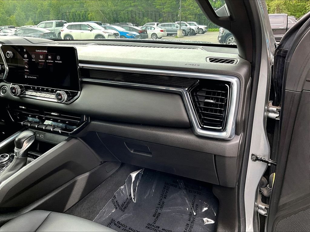 Used 2024 Gray GMC Elevation image 13