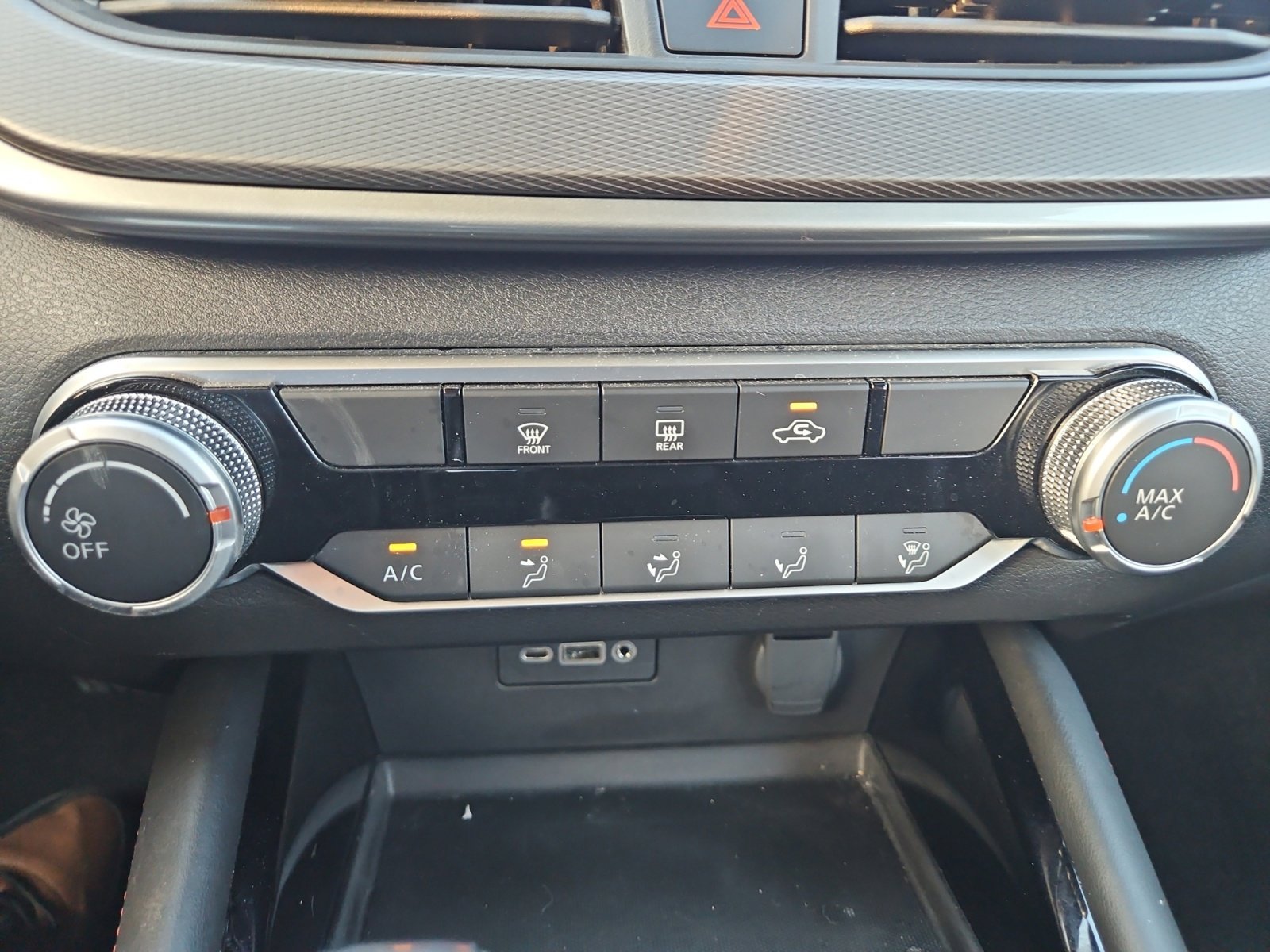Used 2024 Glacier White Nissan 2.5 SR image 16