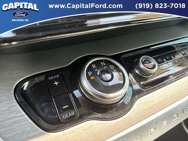 Used 2025 Black Ford Platinum image 31