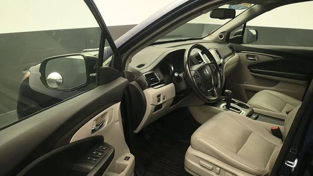 Used 2017 Blue Honda EX-L image 12