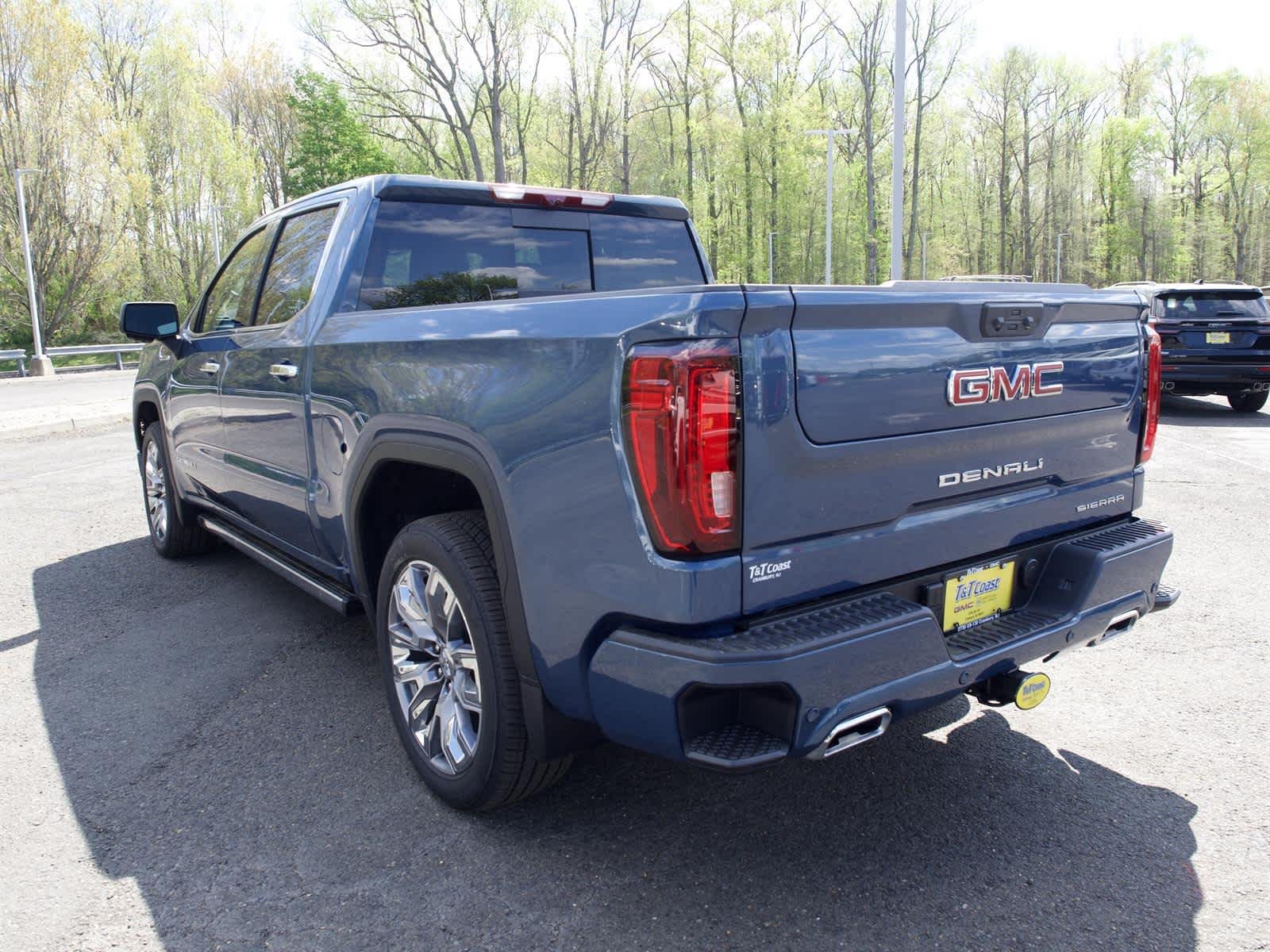 2026 GMC Sierra 1500 Denali - Photo 9