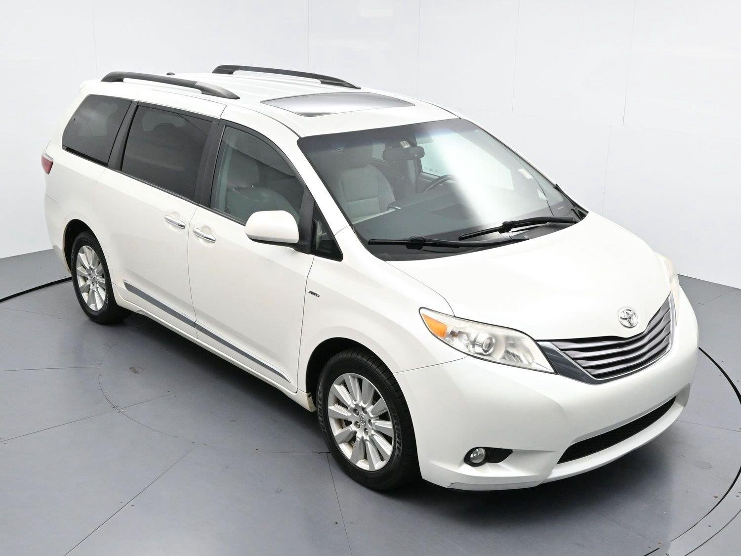 Used 2017 Blizzard Pearl Toyota XLE image 36