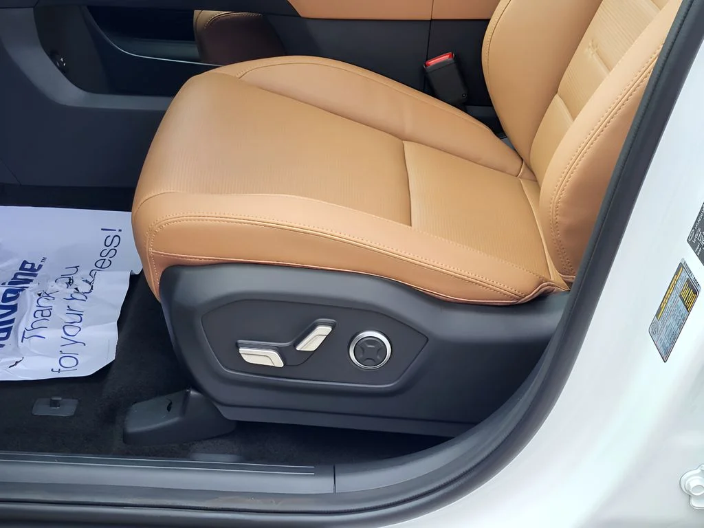 New 2026 Serenity White Hyundai Limited 7P image 22