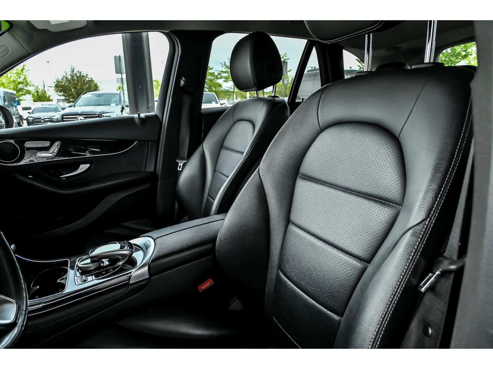 Used 2016 White Mercedes-Benz GLC 300 4MATIC® image 12