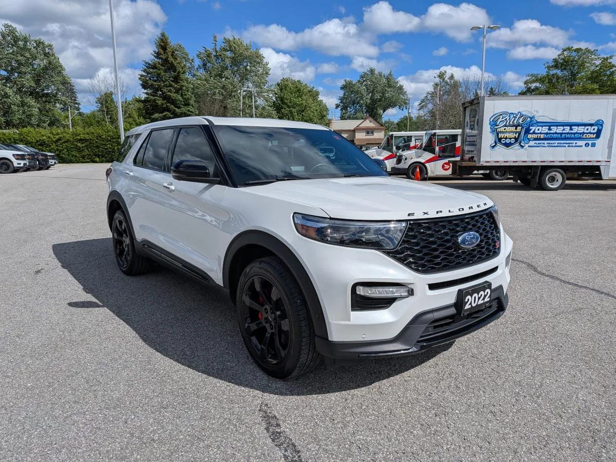 Used 2022 White Ford St 4wd image 3