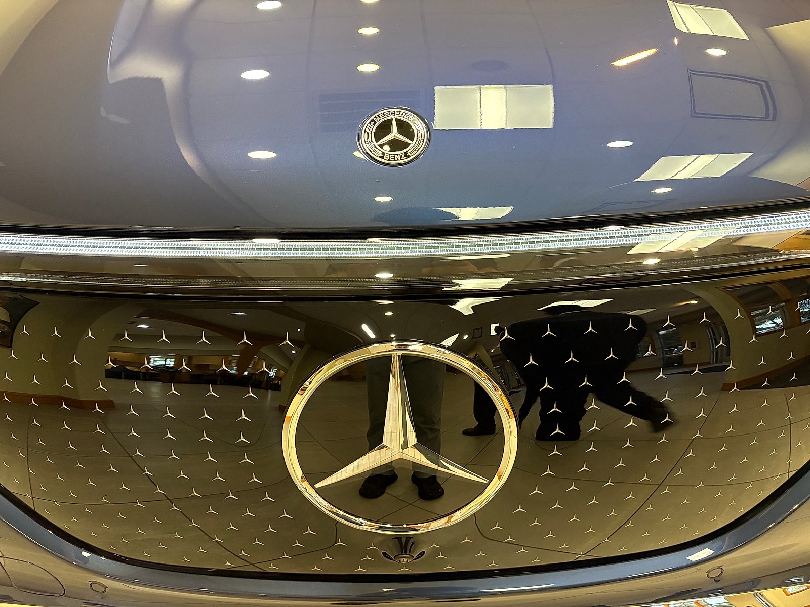New 2027 Twilight Blue Metallic Mercedes-Benz EQE 320+ image 7