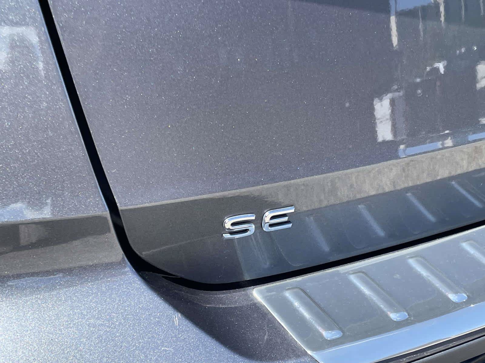 Used 2023 Platinum Gray Metallic Volkswagen SE image 20