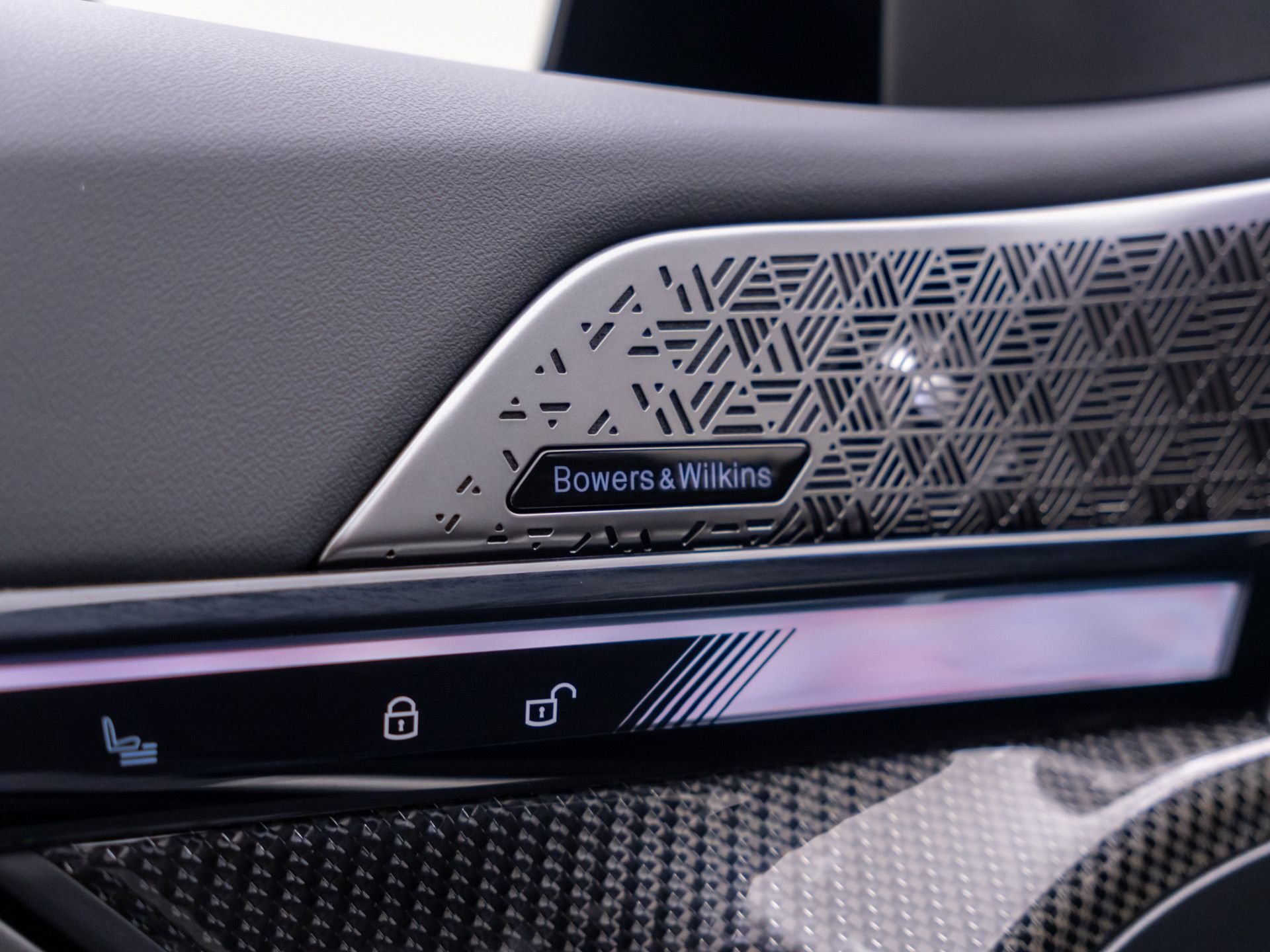 New 2027 Black Sapphire Metallic BMW 540i xDrive image 15