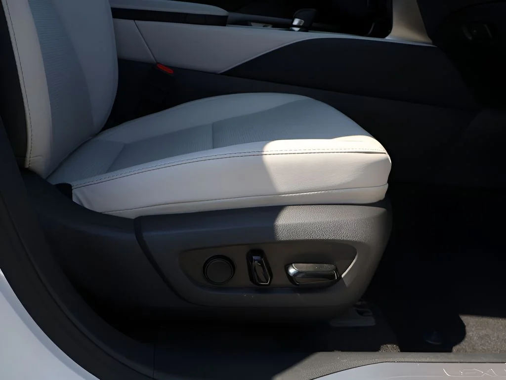 Used 2024 White Pearl Lexus 350 Premium Plus image 11