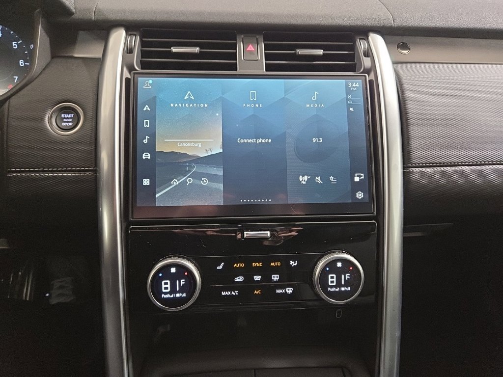 New 2026 Fuji White Land Rover Dynamic SE image 16