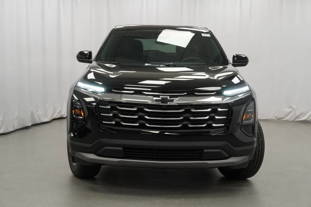 New 2027 Mosaic Black Metallic Chevrolet LT image 32