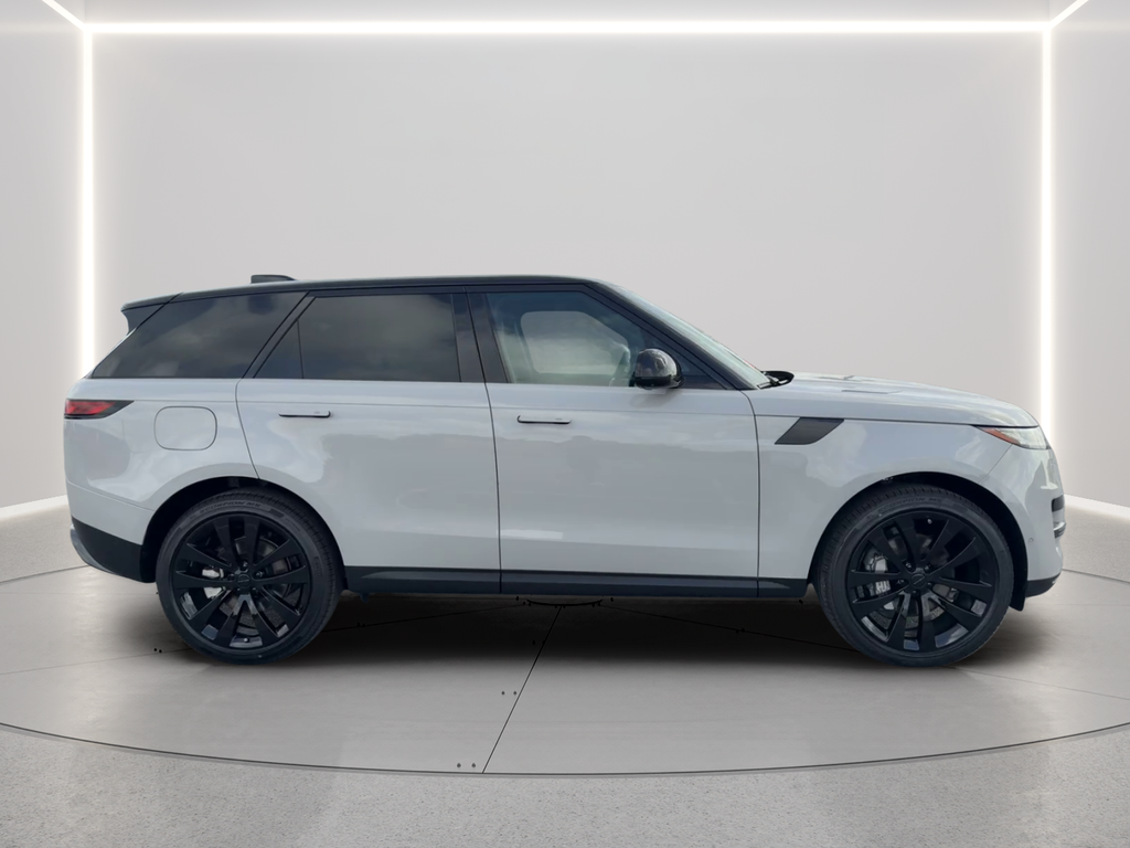 New 2026 Borasco Grey Land Rover SE image 4