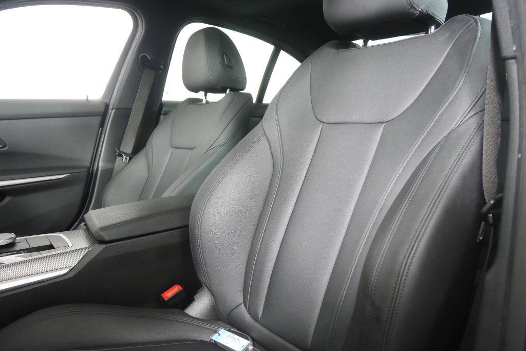 Used 2021 Alpine White BMW 330i image 11