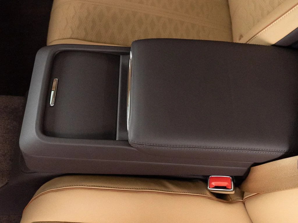 Used 2025 White Sand - by Mulliner Bentley Mulliner image 26